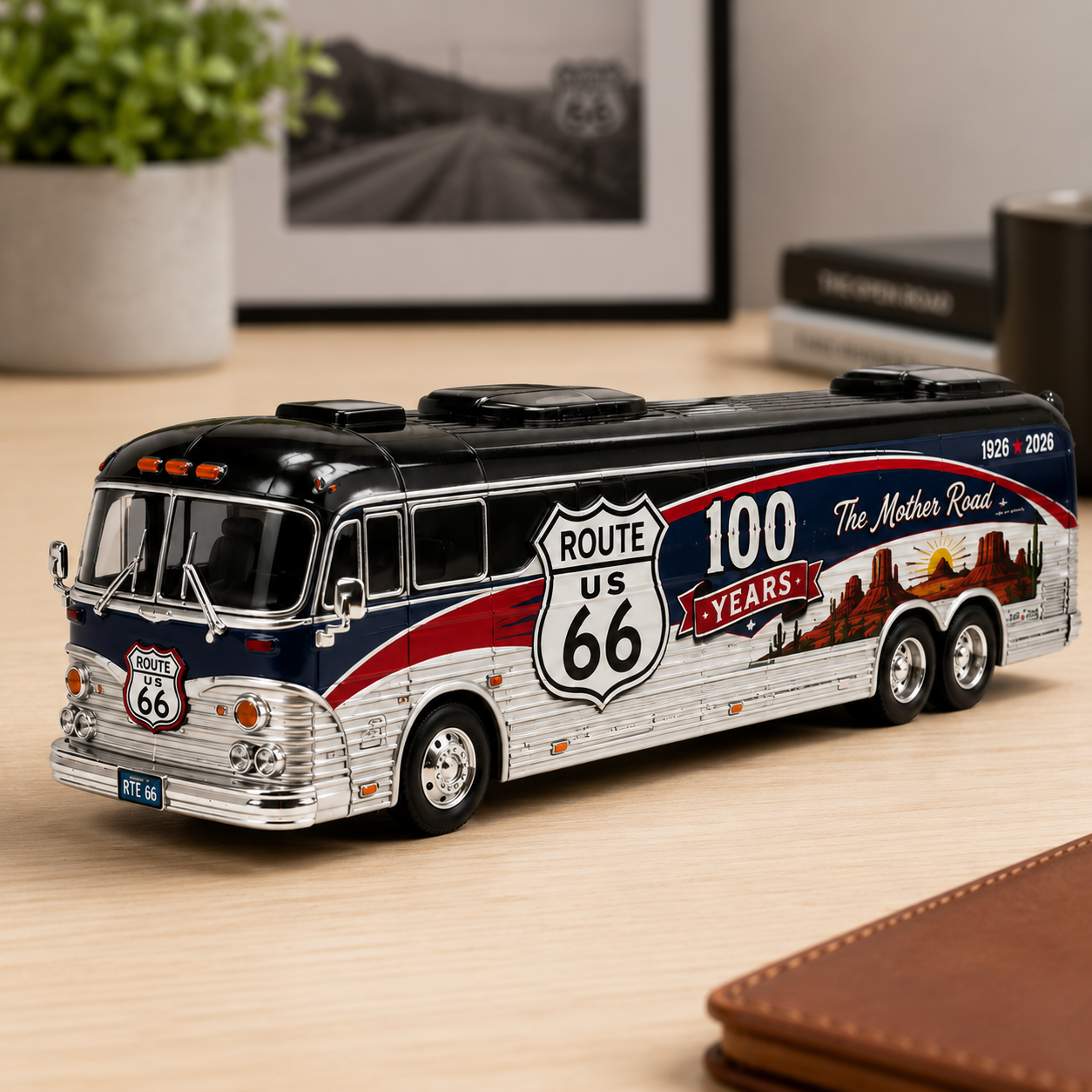 Route 66 Centennial Scenic Cruiser | 100th Anniversary Die-Cast Coach