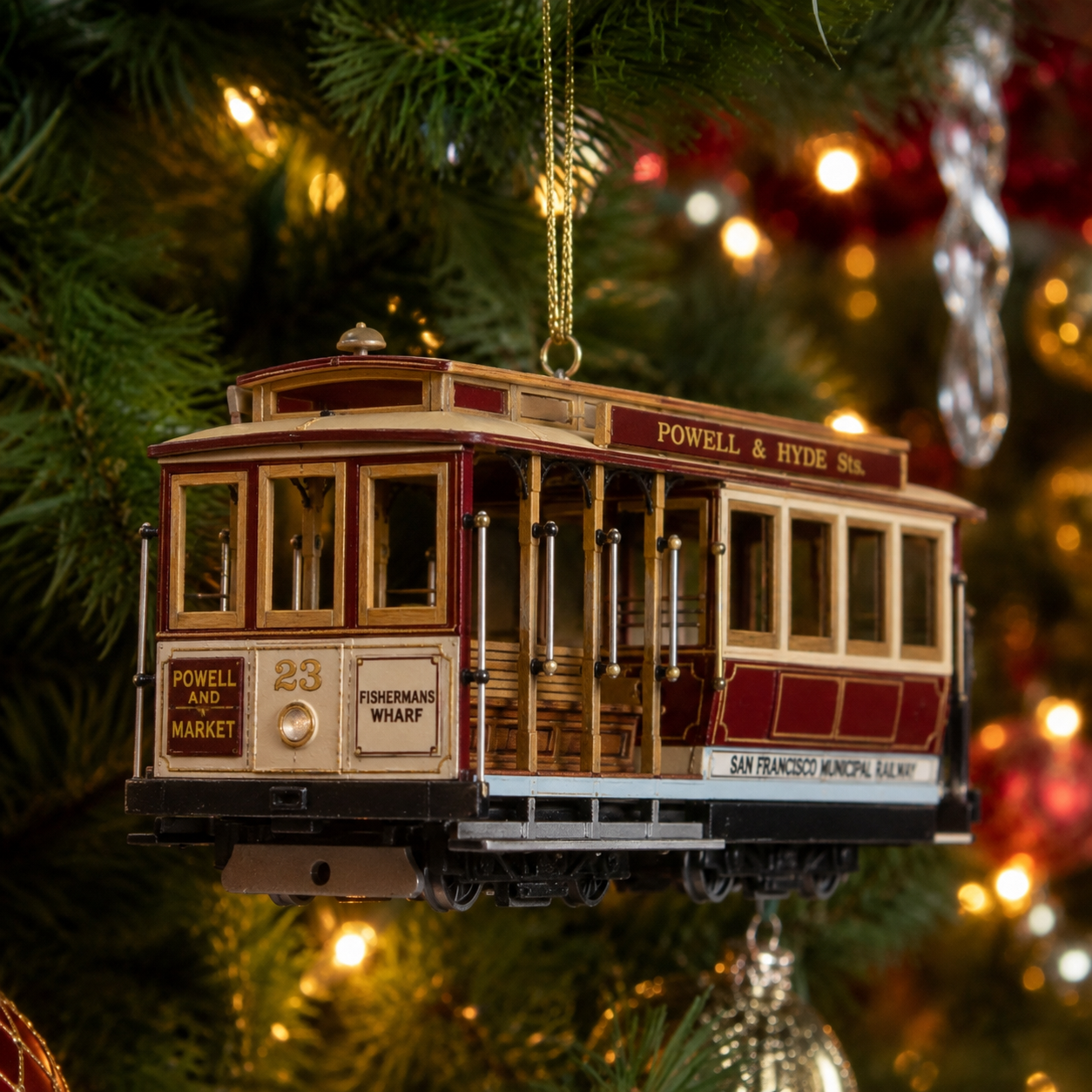 The Moving Landmark –San Francisco Classic Cable Car Ornament