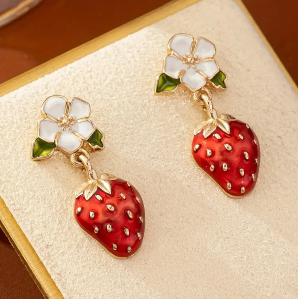 🍓Strawberry Blossom Drop Earrings