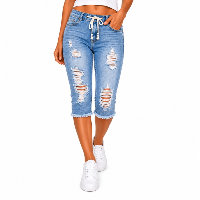 Plus Size Casual Cropped Jeans + Stylish Top