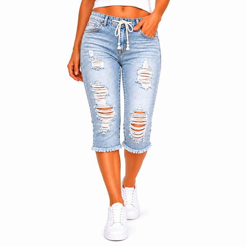 Plus Size Casual Cropped Jeans + Stylish Top