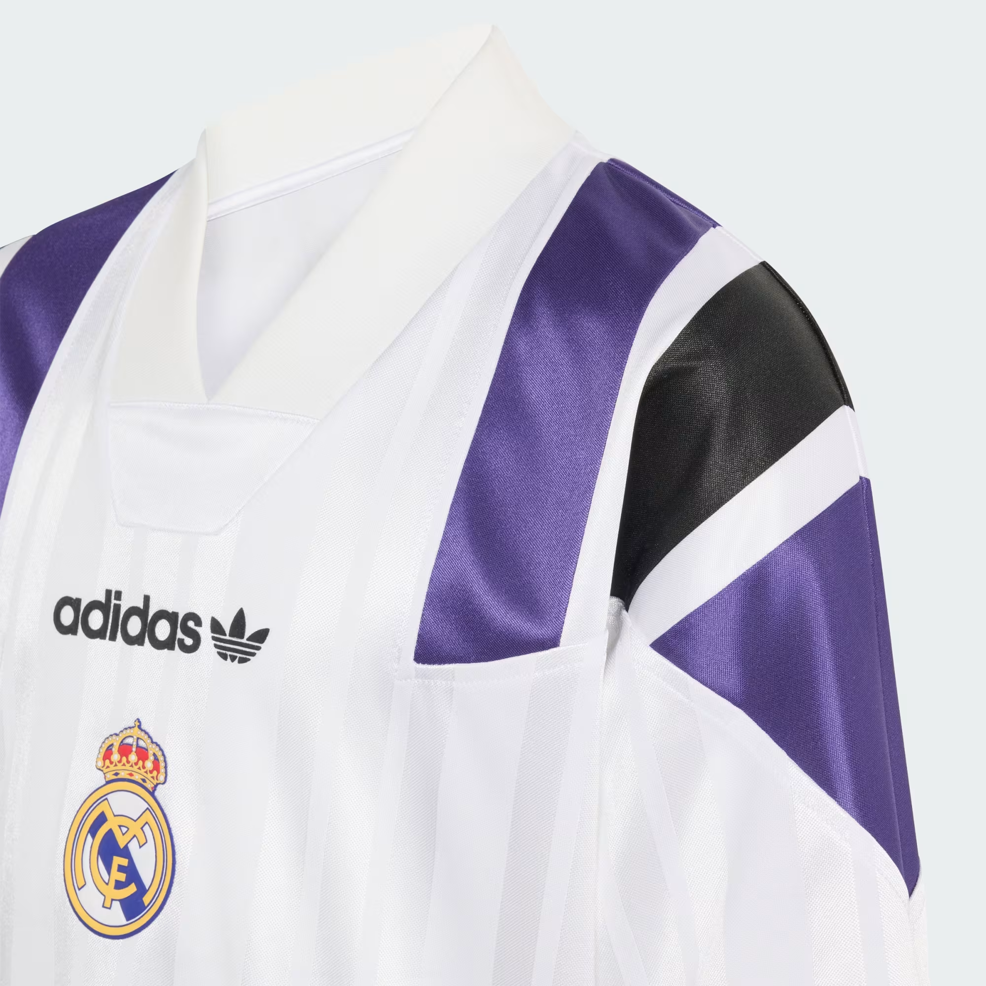 Real Madrid EQT Jersey | Women - Matchday Gear Image 3