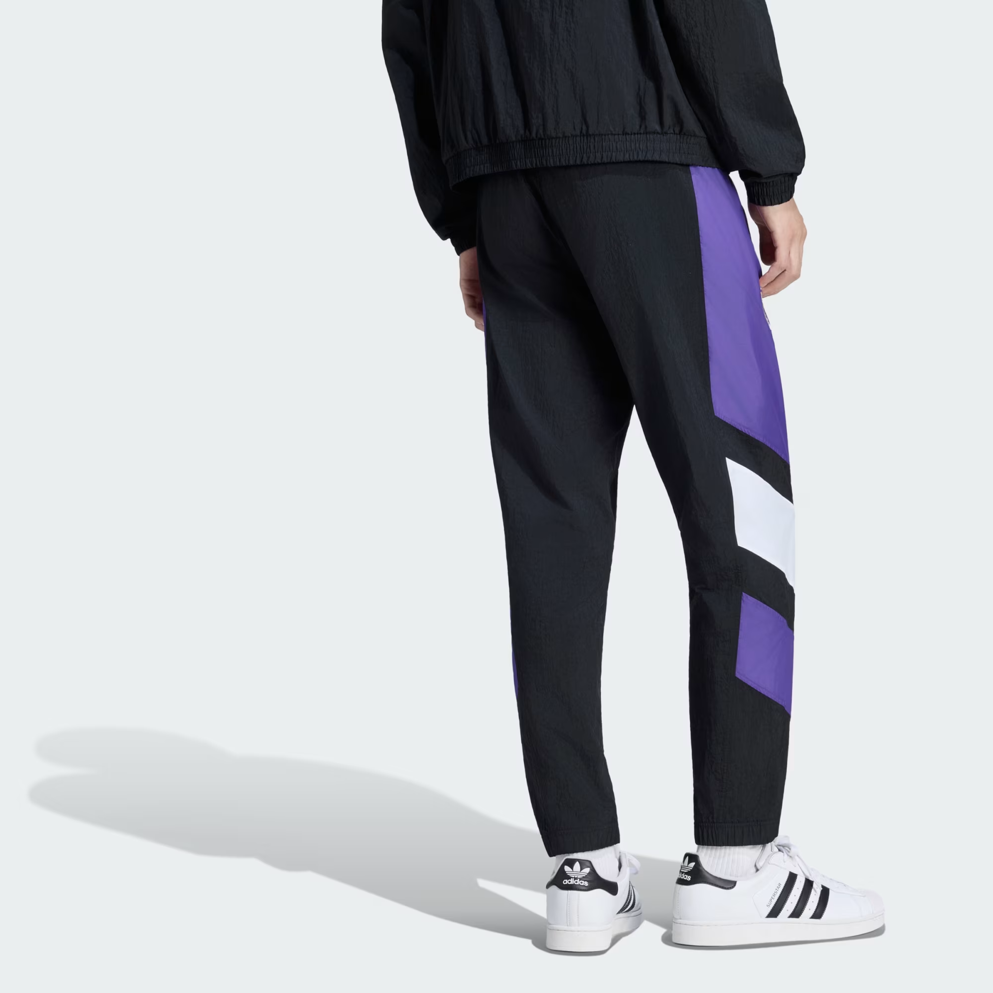 Real Madrid EQT Pants | Youth - Matchday Gear Image 2