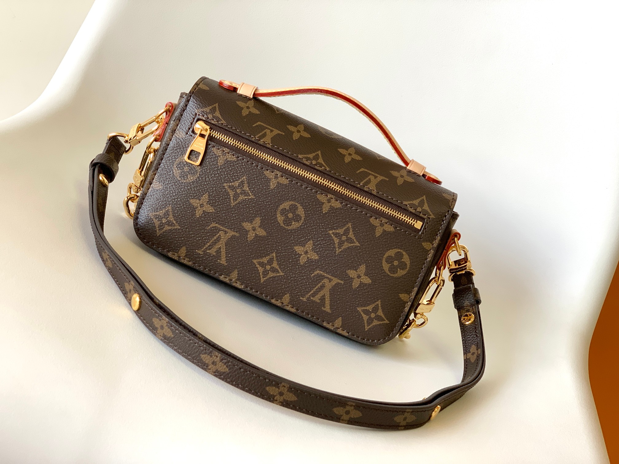 LLBAG 12