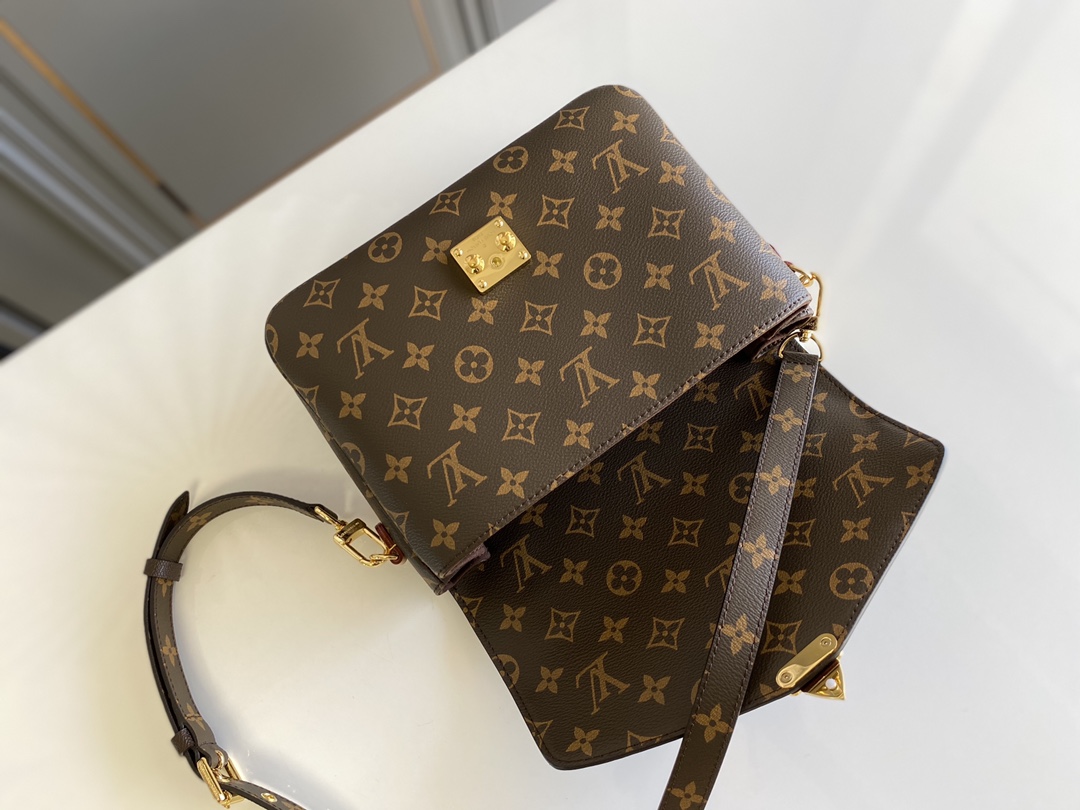 LLBAG02