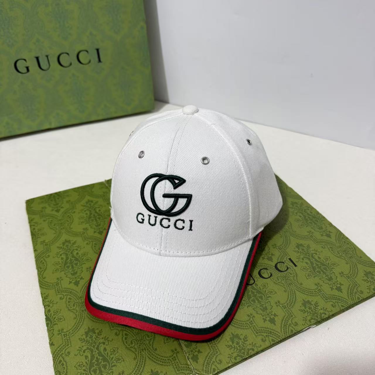 Hat 4015