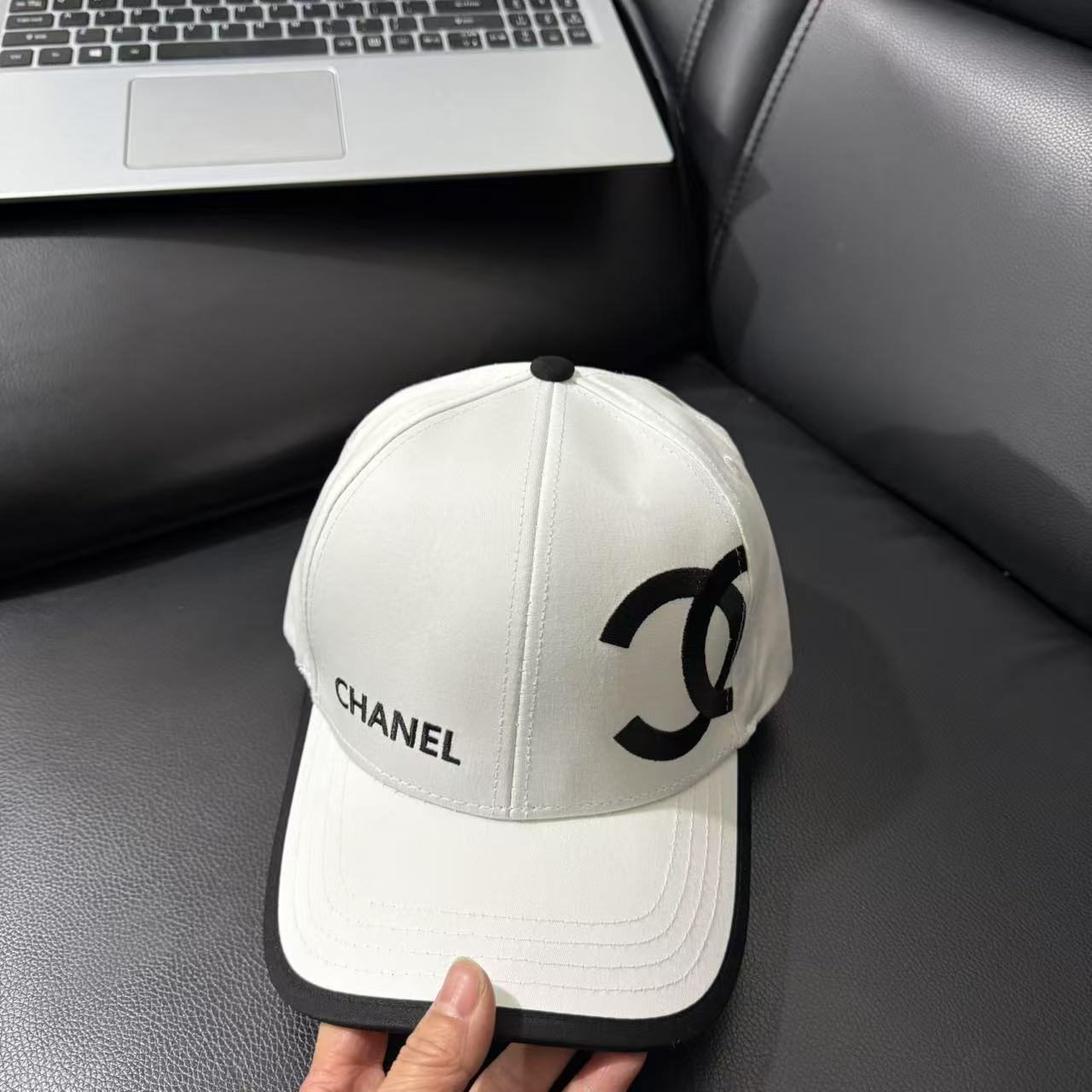 Hat 4027