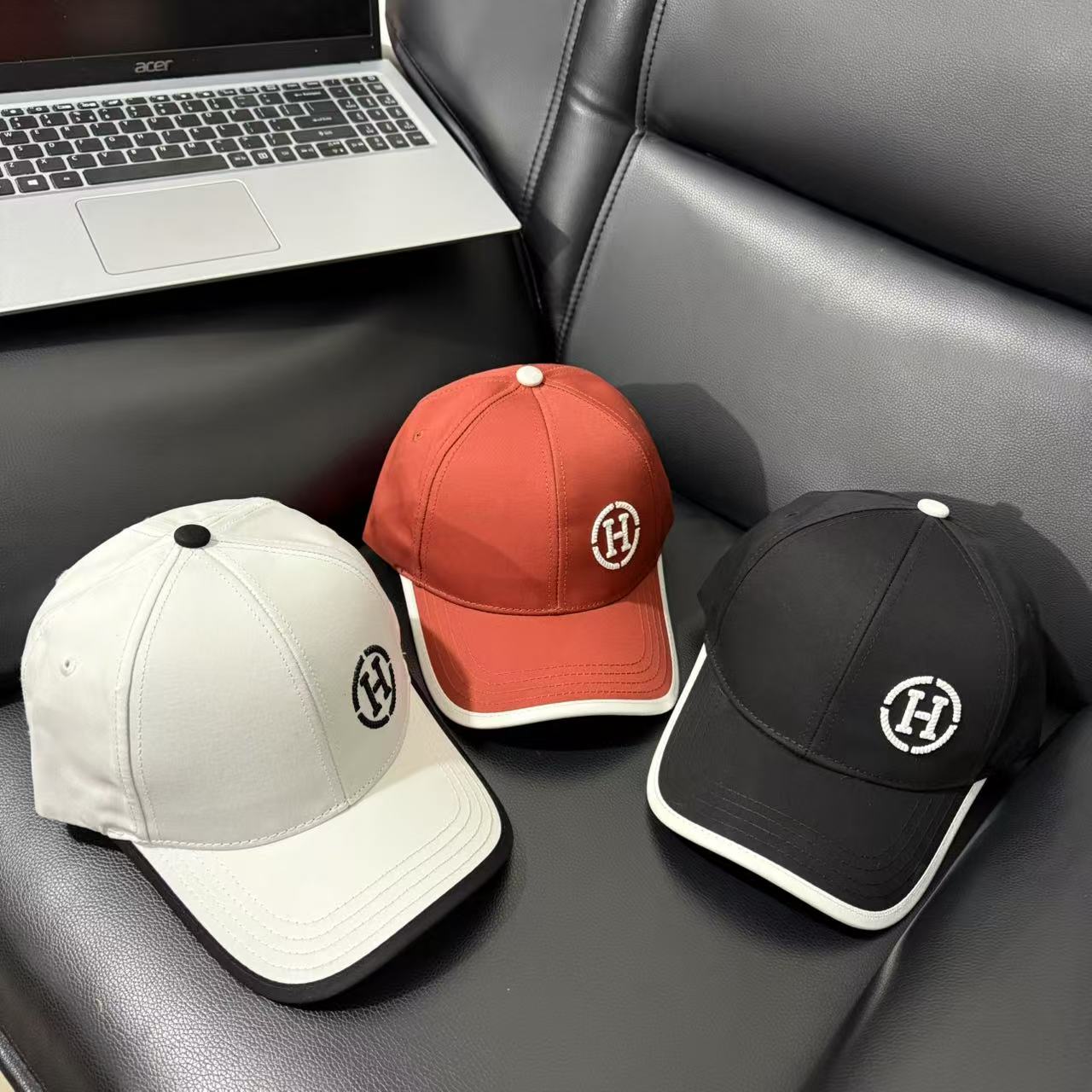Hat 4012