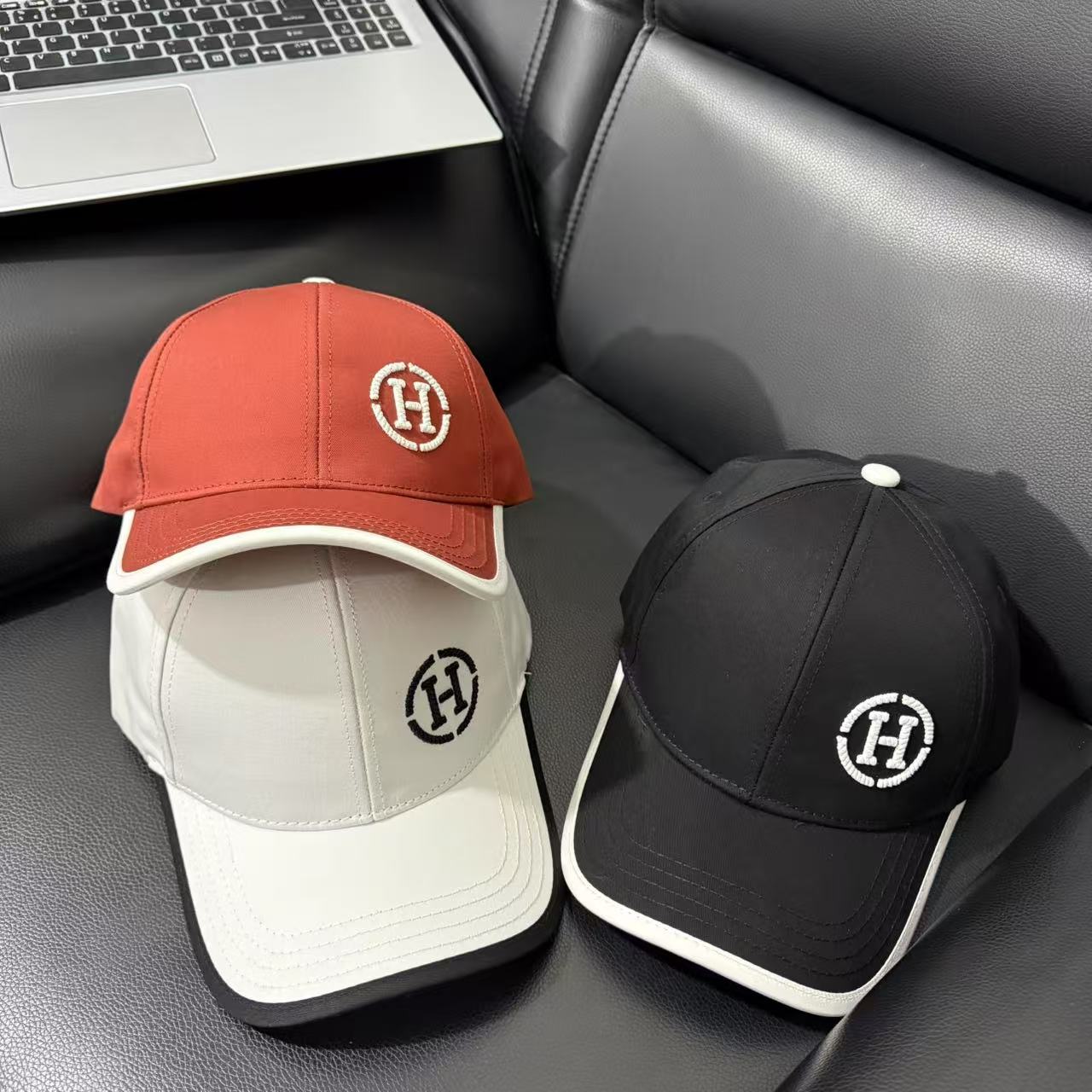 Hat 4012