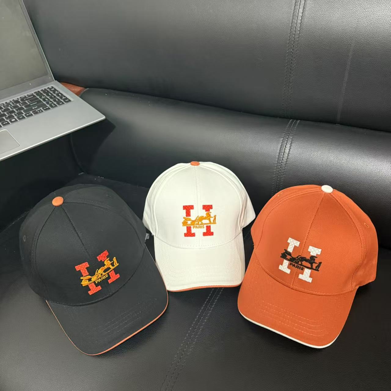 Hat 4011