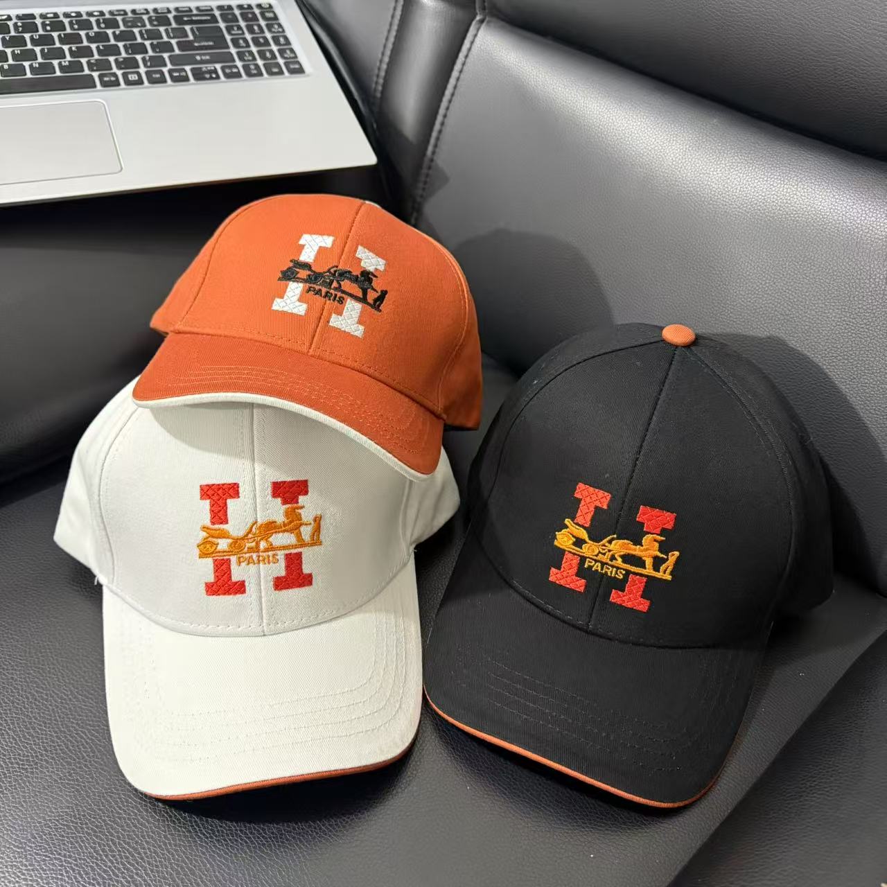 Hat 4011