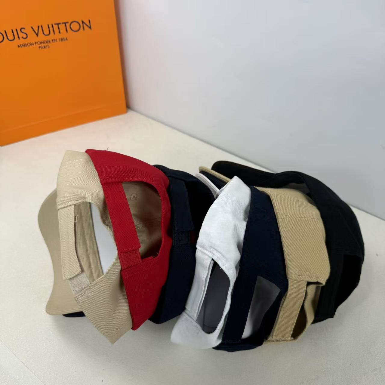 Hat 438