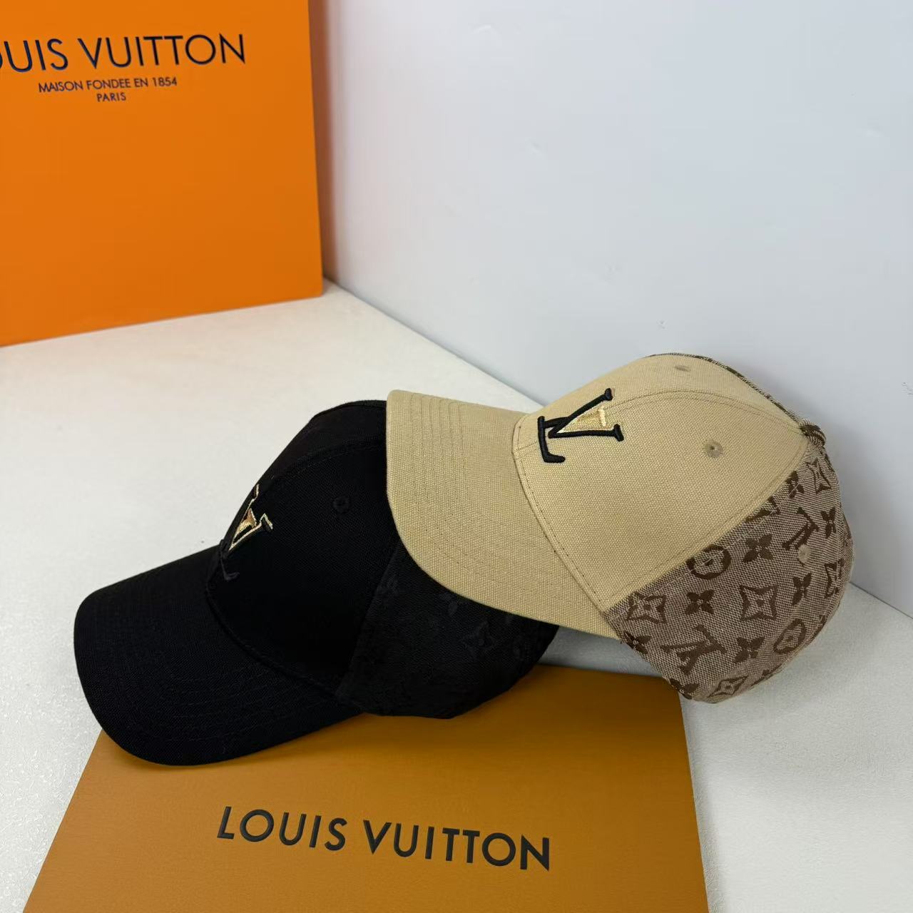 Hat 4019