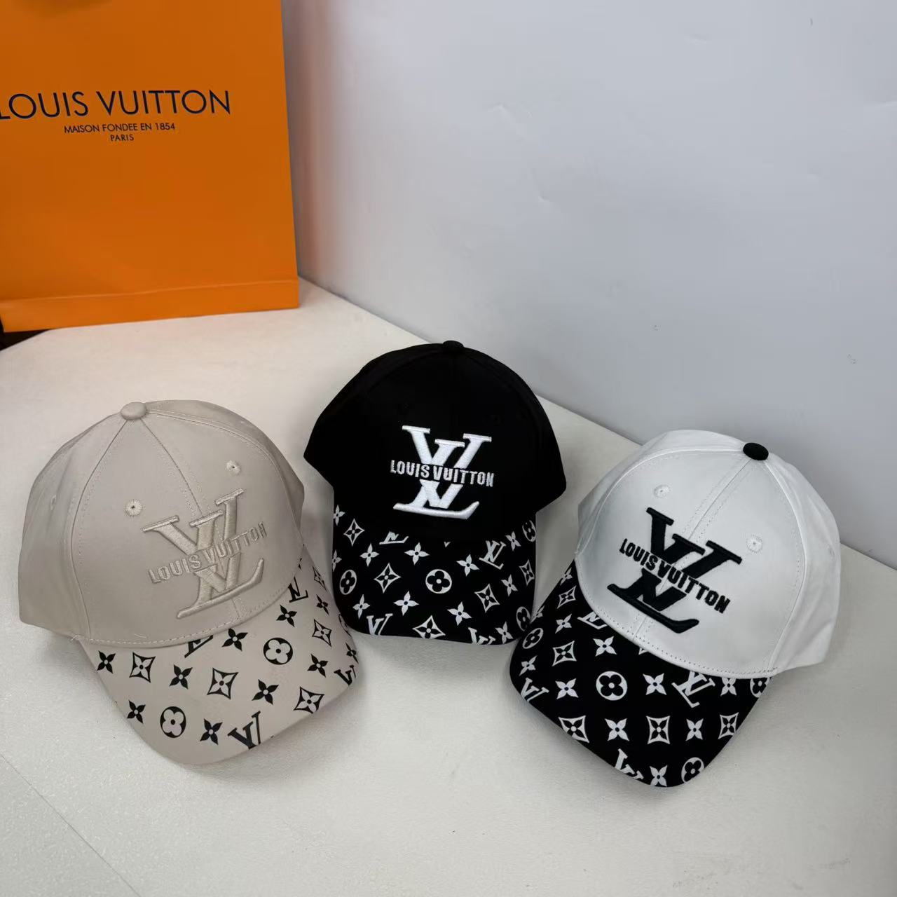 Hat 4017