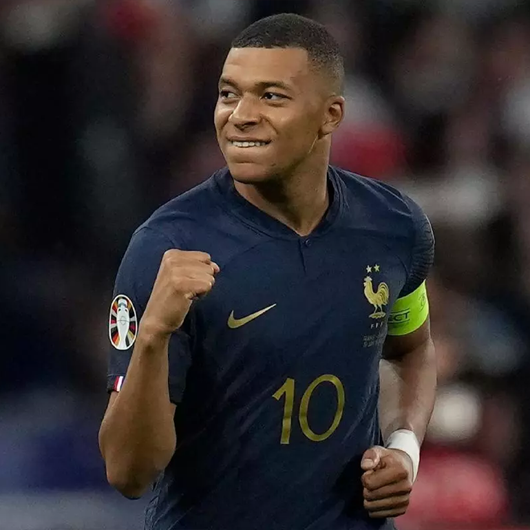 Kylian Mbapp&eacute; jersey