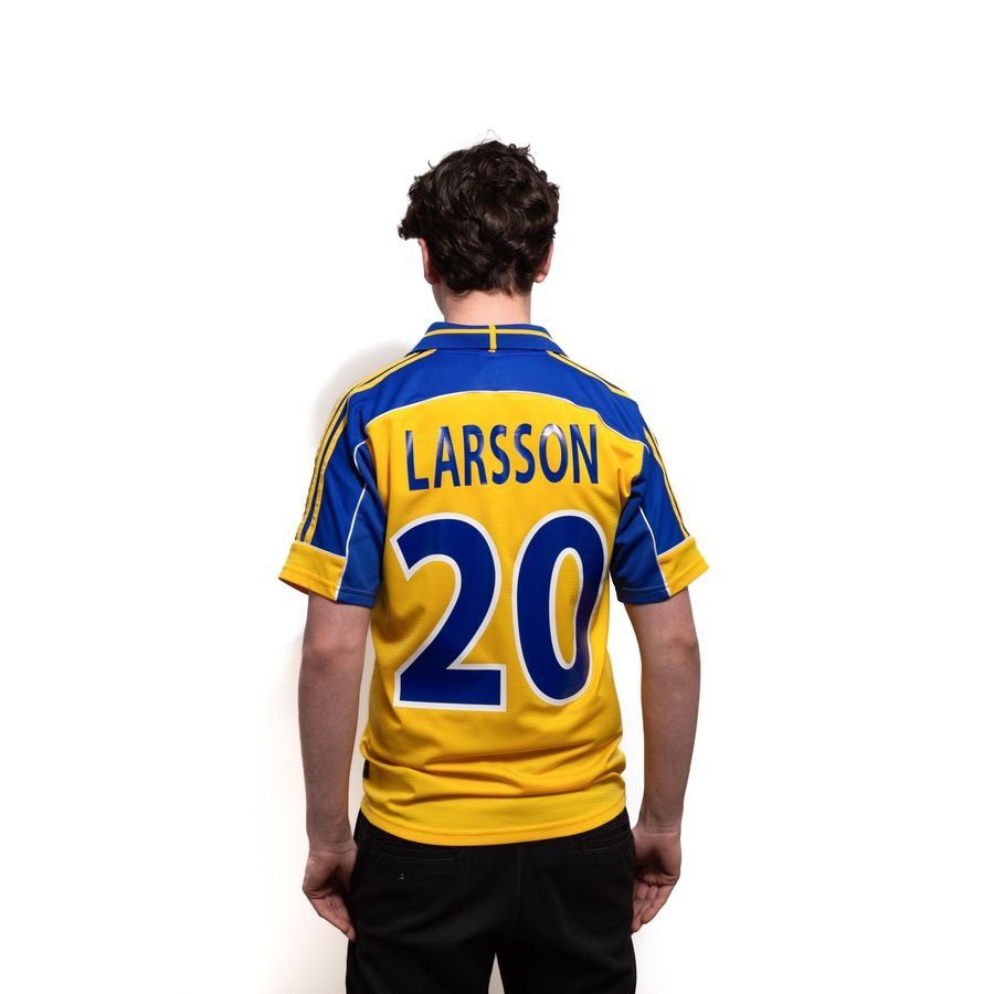 Sweden Home Shirt 2000 Size S LARSSON 20 (8/10)-League Fan Gear