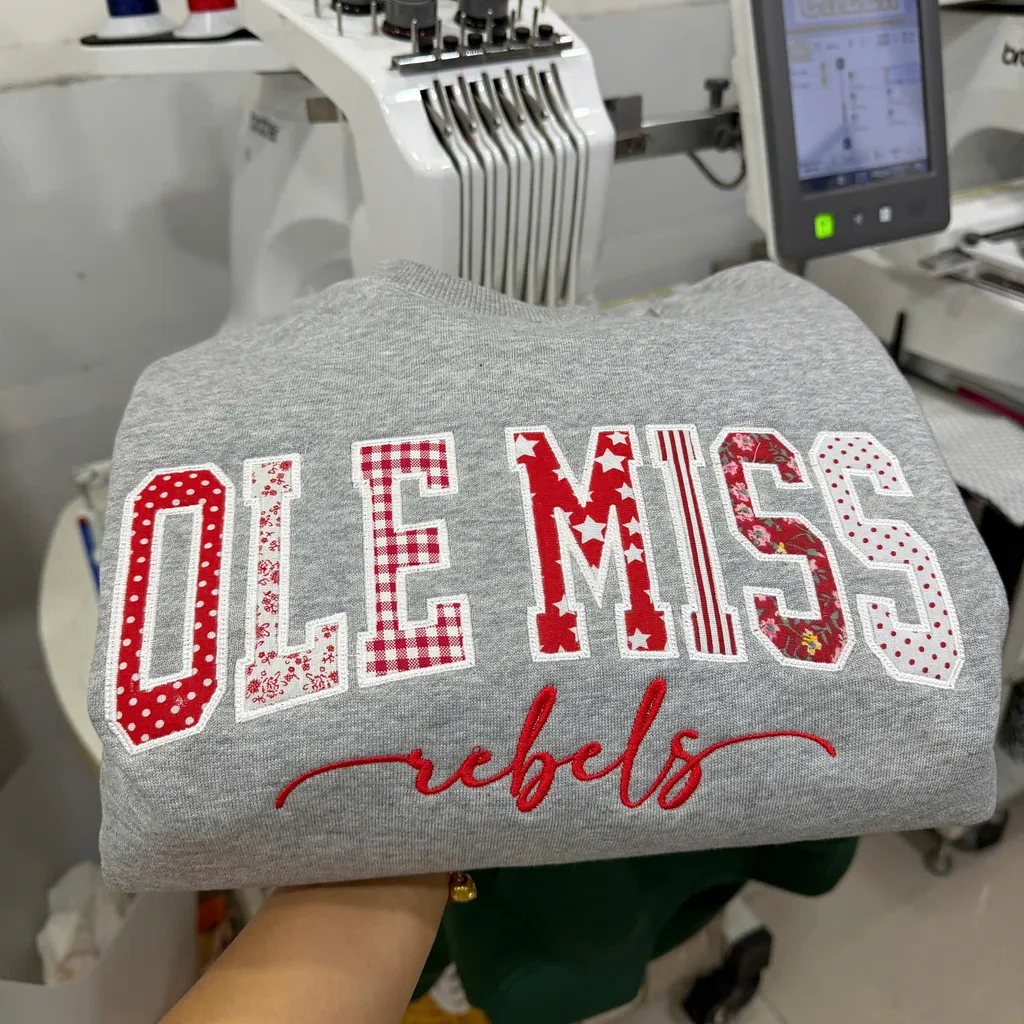 Custom Patchwork Embroidered College Appliqué Sweatshirt – Personalized Varsity Spirit Crewneck