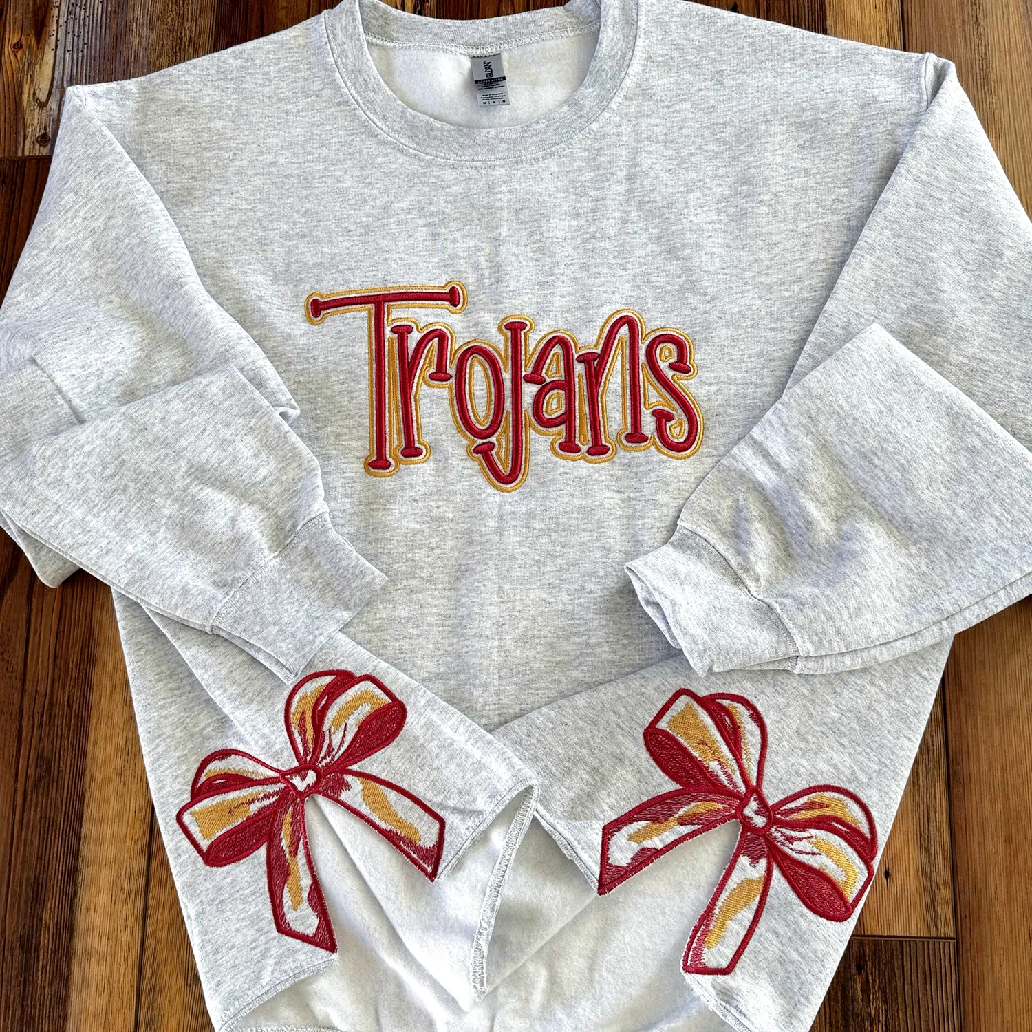 Custom Cropped 3D Puff Embroidered Sweatshirt With Side Bow – Personalized Varsity Style Top