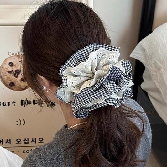 Korean retro high-end paisley double-layer fabric pleated hair tie for creating a voluminous bun or low ponytail