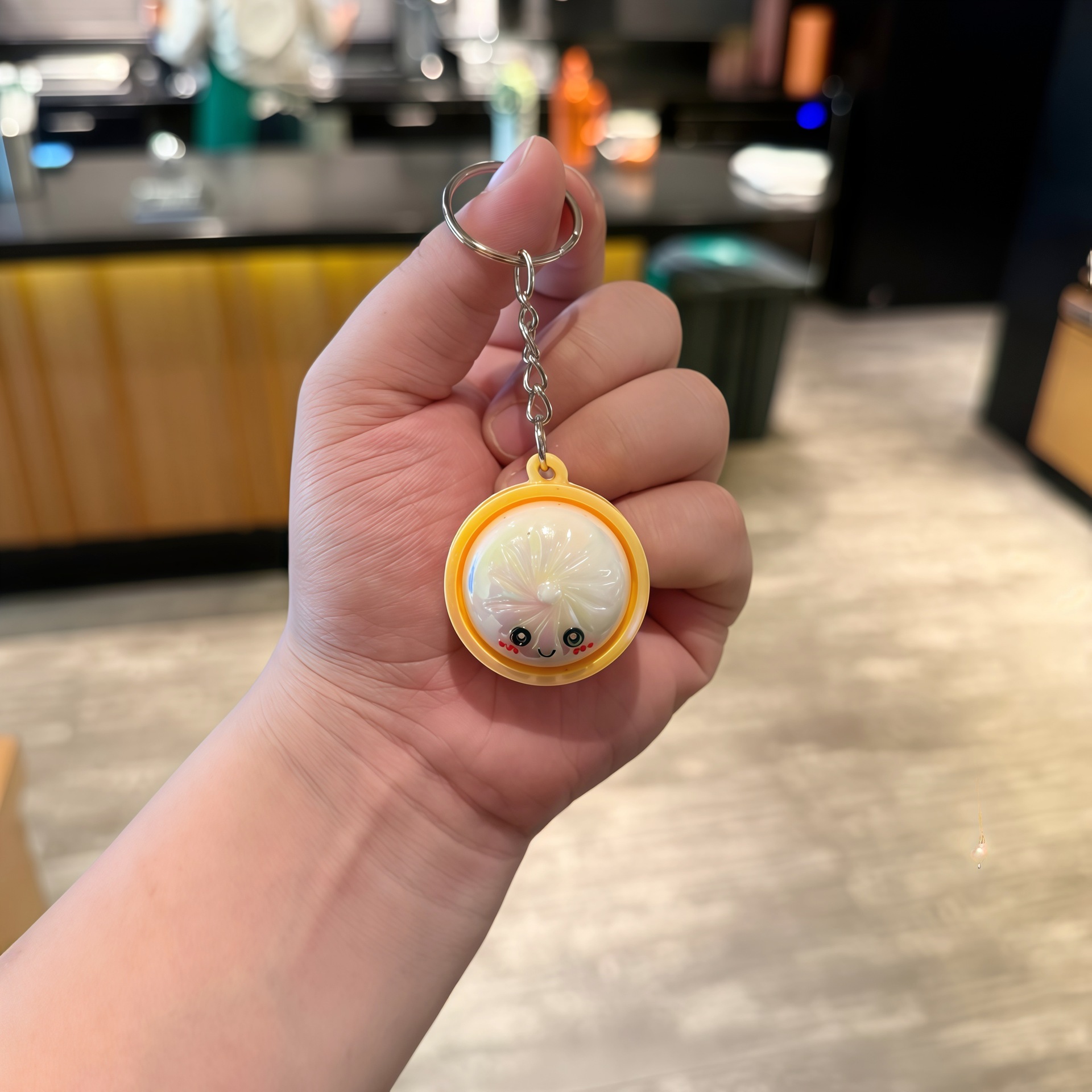 Creative electroplated mini bun keychain bag pendant children's toy gift car keychain wholesale