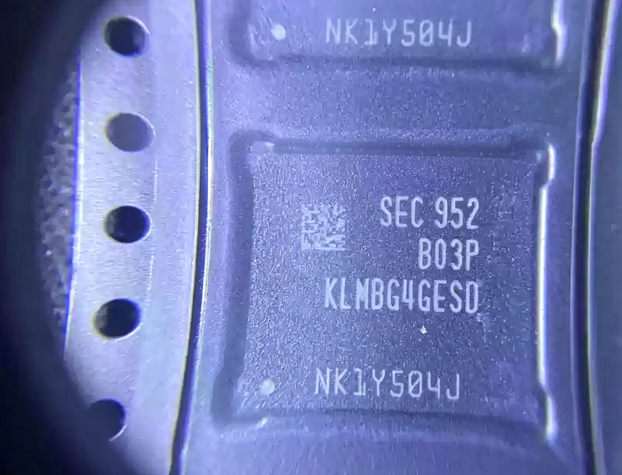 KLMBG4GESD-B03P