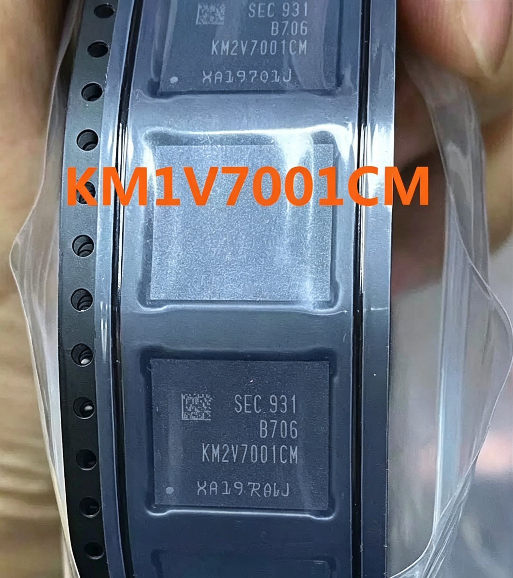 KM2V7001CM-B706