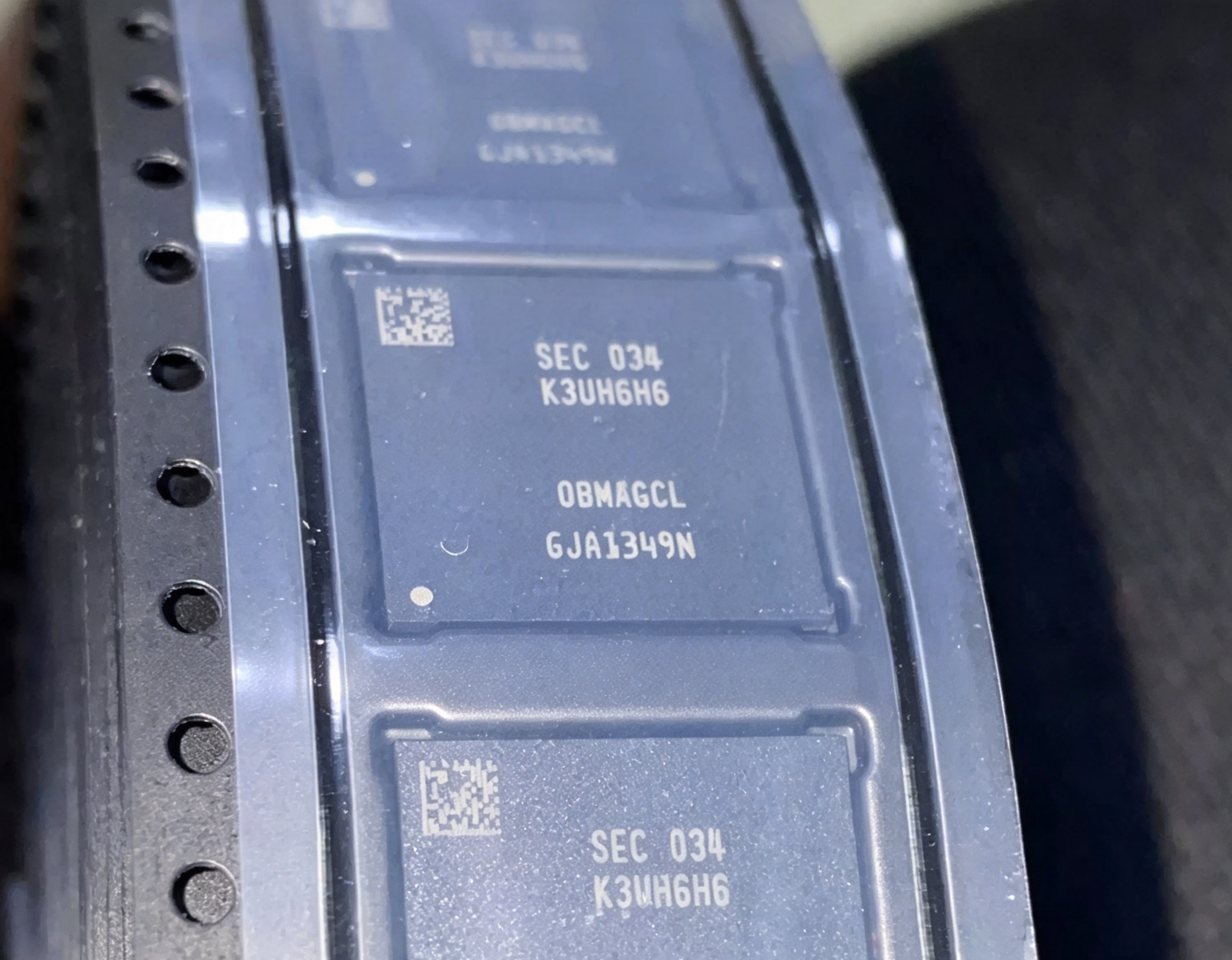 K3UH6H60BM-AGCL