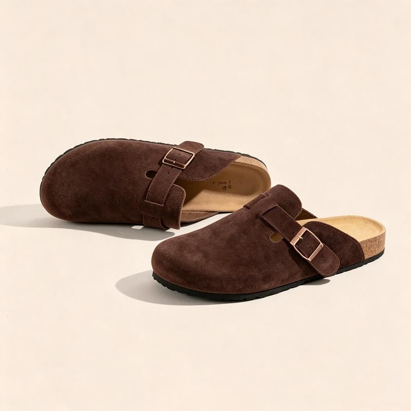 Zuecos unisex de punta cerrada. Ponte un par y siente la comodidad al instante, con ese toque relajado que te encanta. Perfectos para ir al trabajo, dar un paseo o complementar tus looks de primavera y verano.