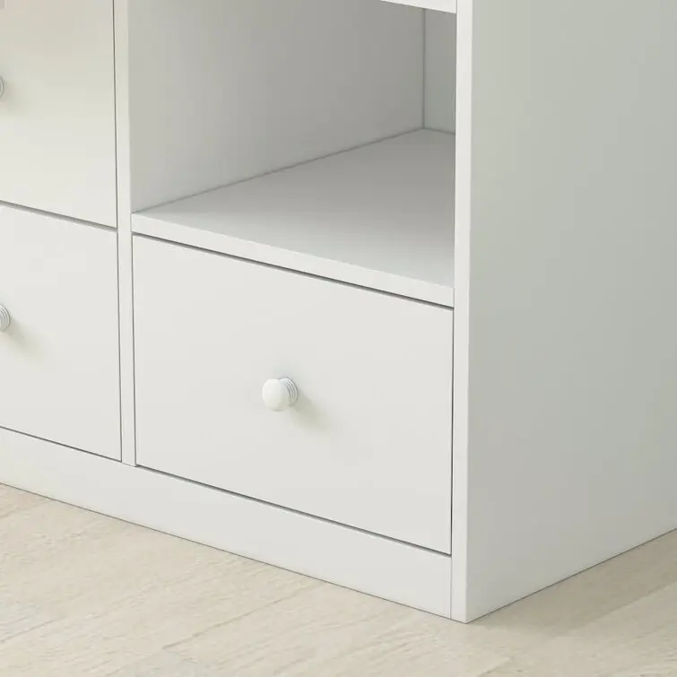 Cómoda cambiador Deborah en blanco antiguo con estantes a la vista, 5 cajones a la vista y espacio para cambiador, fabricada en madera de ingeniería de alta calidad.