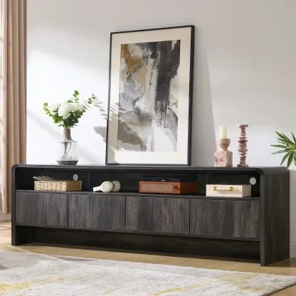 El mueble para TV moderno AMERLIFE de 70 pulgadas (compatible con televisores de hasta 80 pulgadas), fabricado en madera, presenta un diseño curvo e incluye dos armarios de almacenamiento, ideal como centro de entretenimiento multimedia para la sala de es