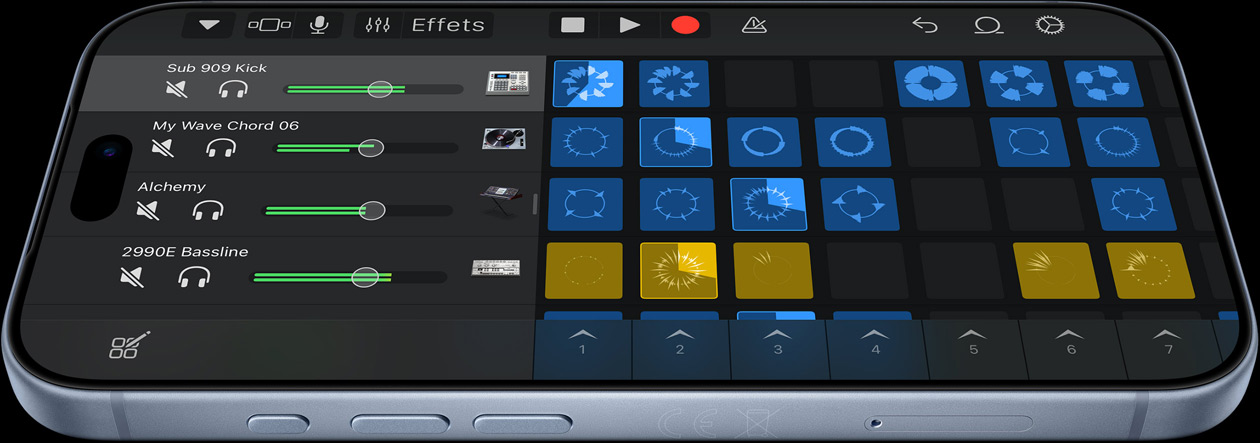 Un iPhone 18 Pro finition glacier pr&eacute;sente l&rsquo;interface utilisateur de l&rsquo;app de production musicale Logic Pro