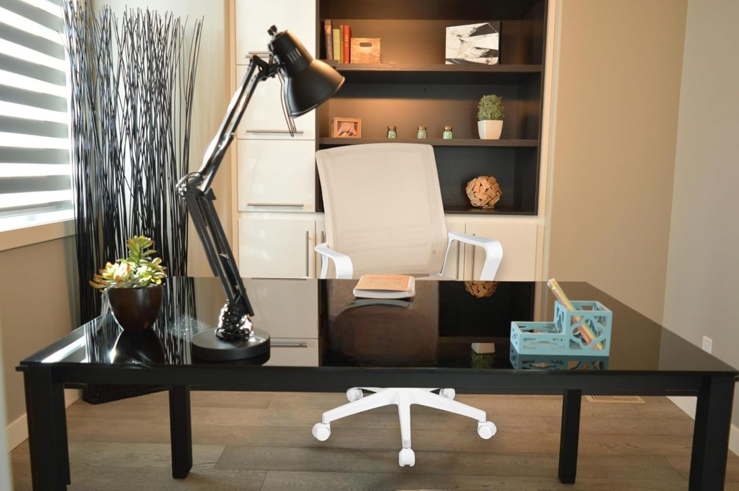 MAGMALIFE Silla Ergonómica de Escritorio con Respaldo de Malla Transpirable, Moderna y Elegante, Silla Giratoria con Soporte Lumbar y Cómodos Descansabrazos (Azul Cerúleo)