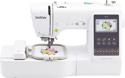 Brother SE700 Máquina de coser y bordar, conexión LAN inalámbrica, 135 diseños integrados, 103 costuras integradas, computarizada, área de aro de 4 x 4 pulgadas, visualización táctil de 3.7 pulgadas,