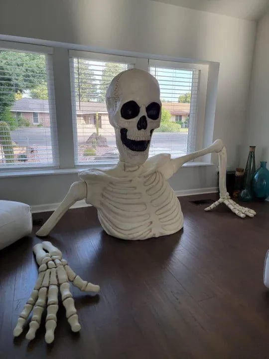 Giant Skeleton Groundbreaker