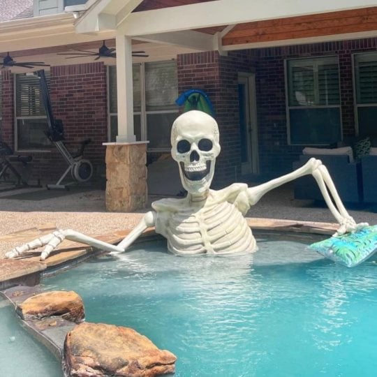Giant Skeleton Groundbreaker