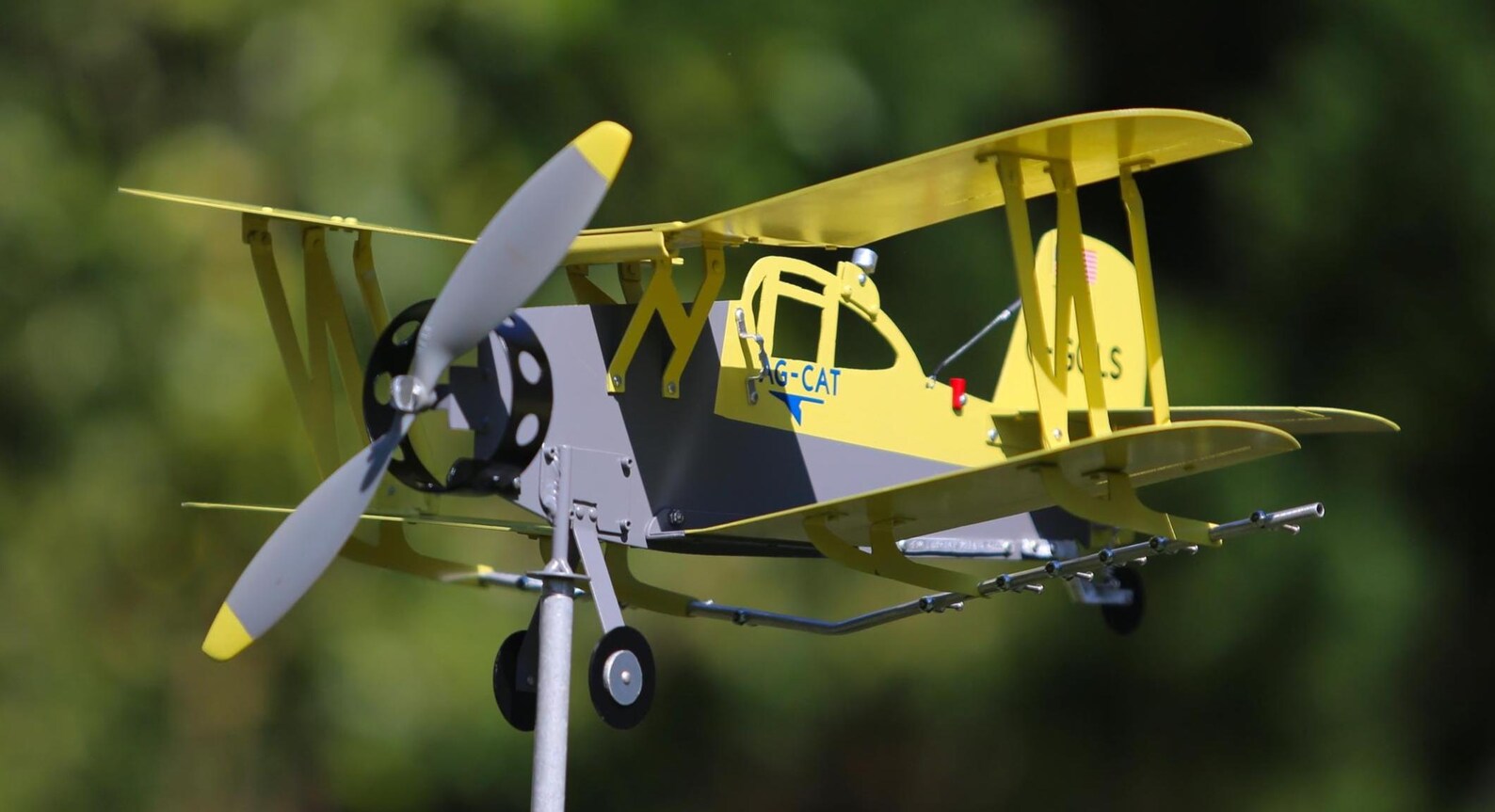 Agricultural Airplane Wind Spinner — Outdoor Farm-Inspired Decor That Moves With the Wind