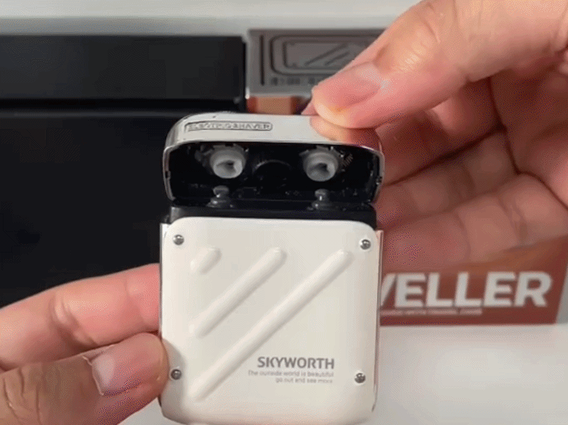 Suggested image: close-up comparison graphic highlighting the shaver's dual floating heads, compact body, and stainless-steel cutting system