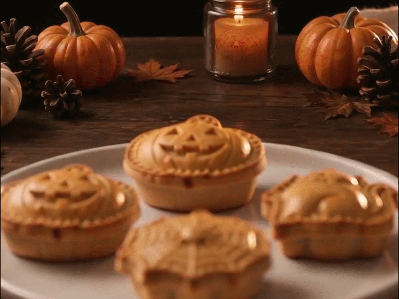 Suggested image: main product photo of Halloween mini pie mold set