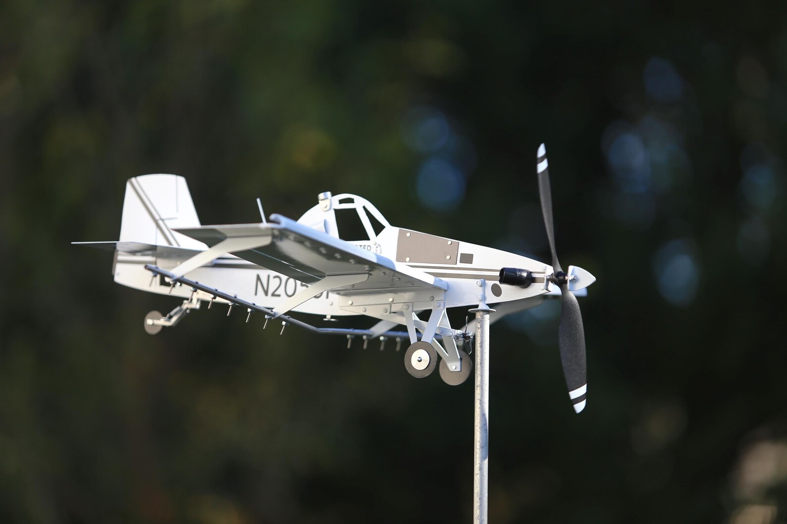 Agricultural Airplane Wind Spinner — Outdoor Farm-Inspired Decor That Moves With the Wind