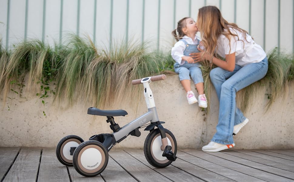 Tricycle bébé évolutif KikkaBoo 5 en 1 Flip