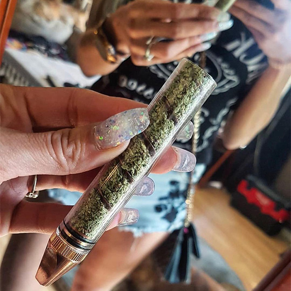 HOT SALE 49% OFF-Portable Easy-To-Clean Twisted Glass Blunt Pip