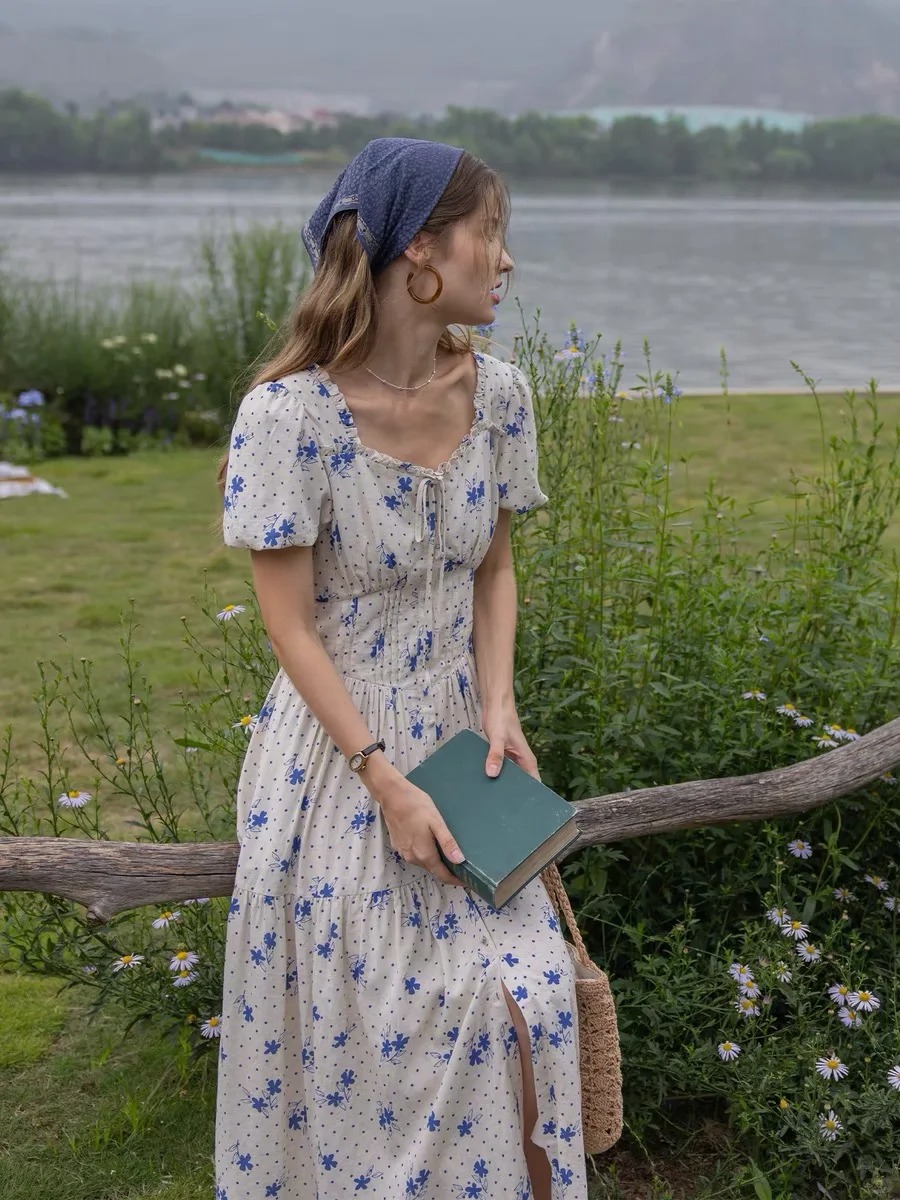 Floral square neck puff sleeve dress