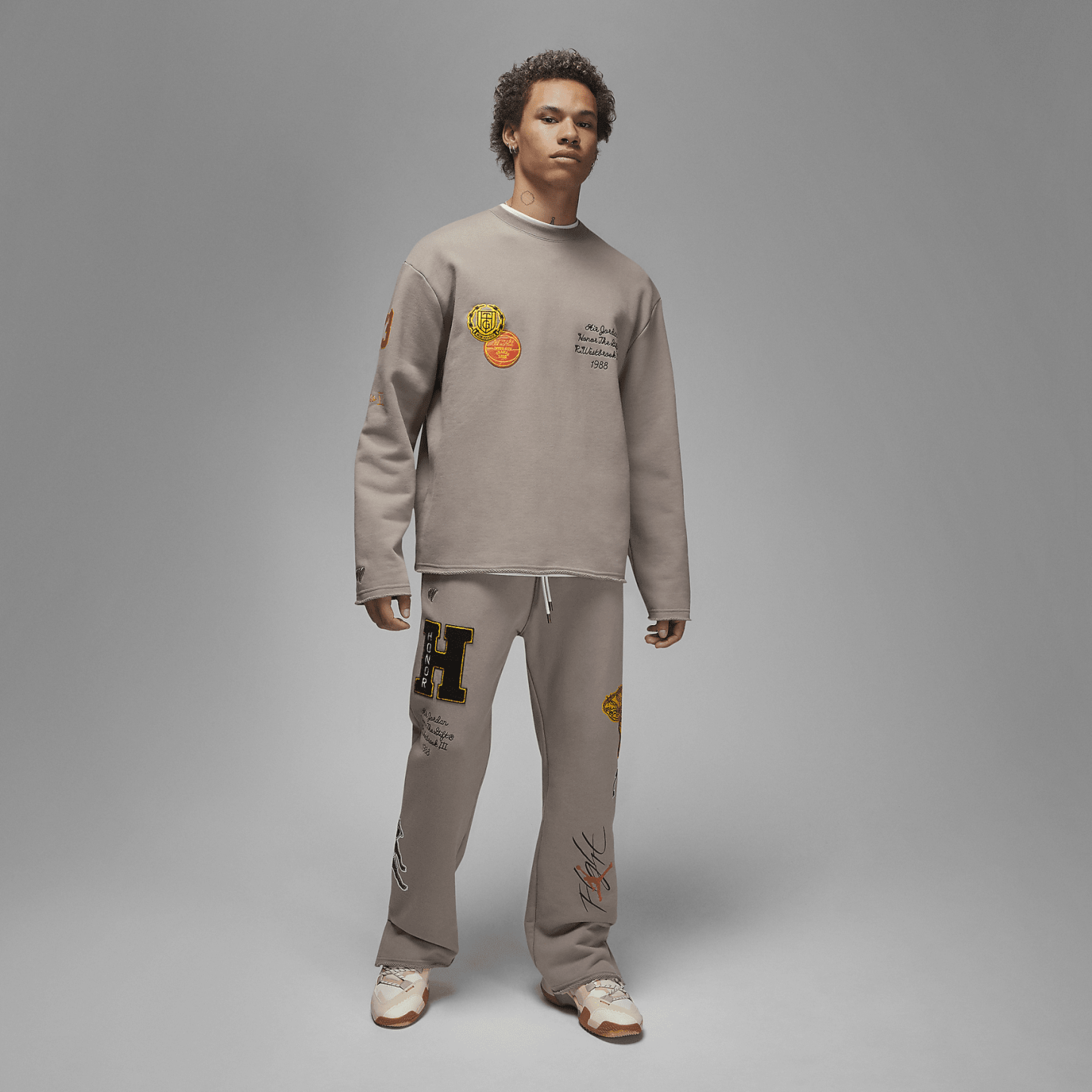 x Honor The Gift - Men's Crew-Neck Sweatshirt