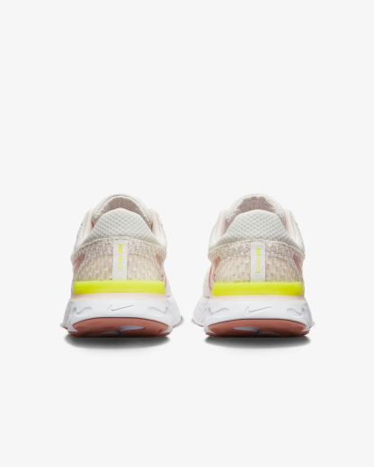 Women's Road Running Shoes