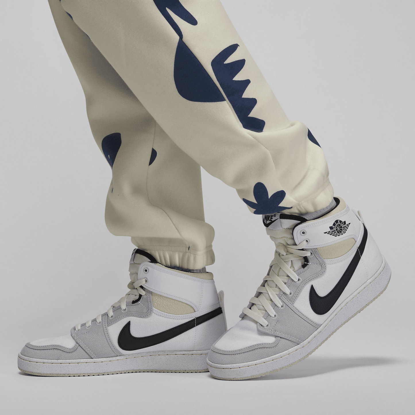 Artist Series by Mia Lee - Women's Fleece Pants