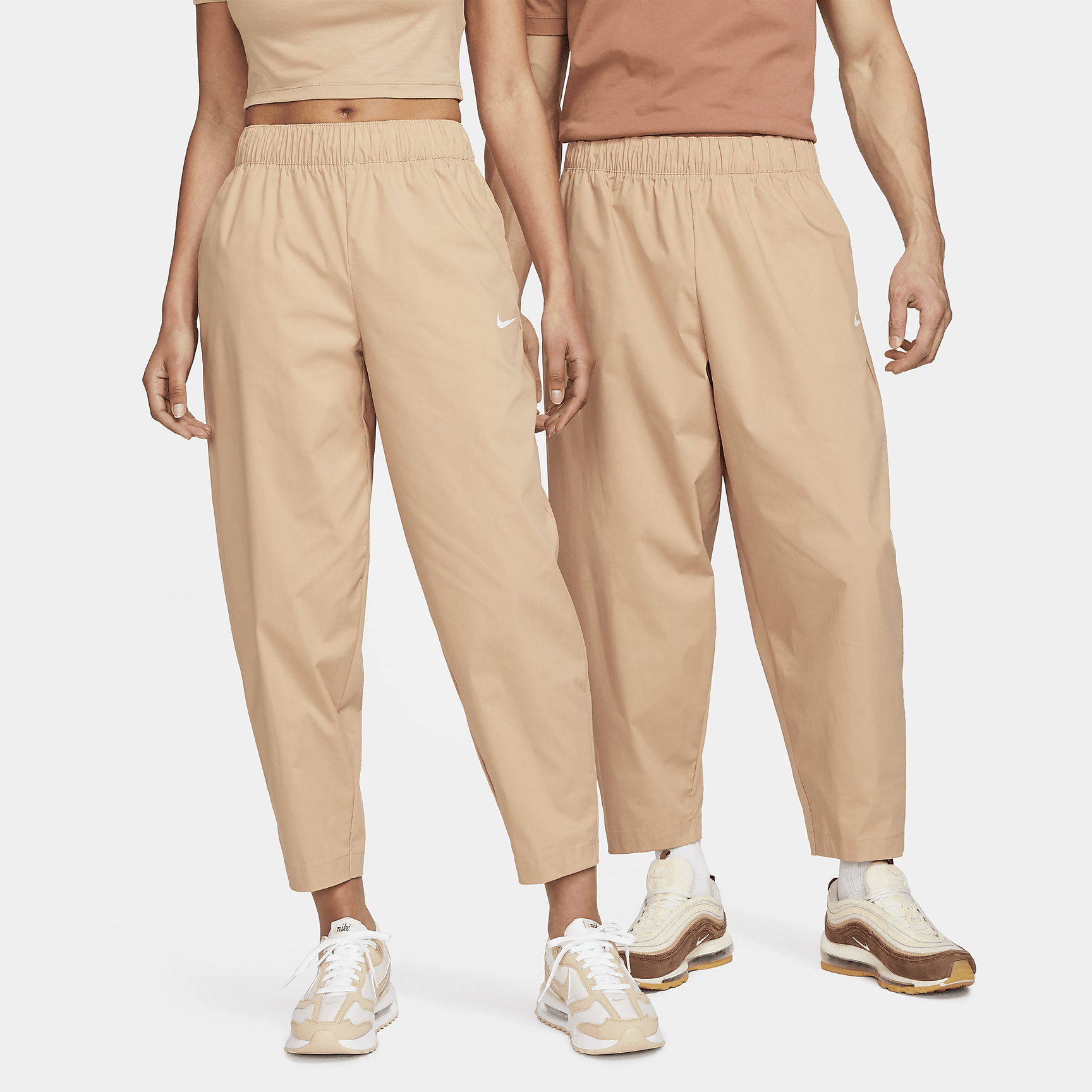 Sportswear Essential - Women's High-Rise Curve Pants