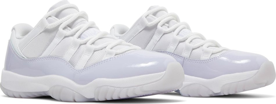 Wmns Retro Low 'Pure Violet' AH7860-101