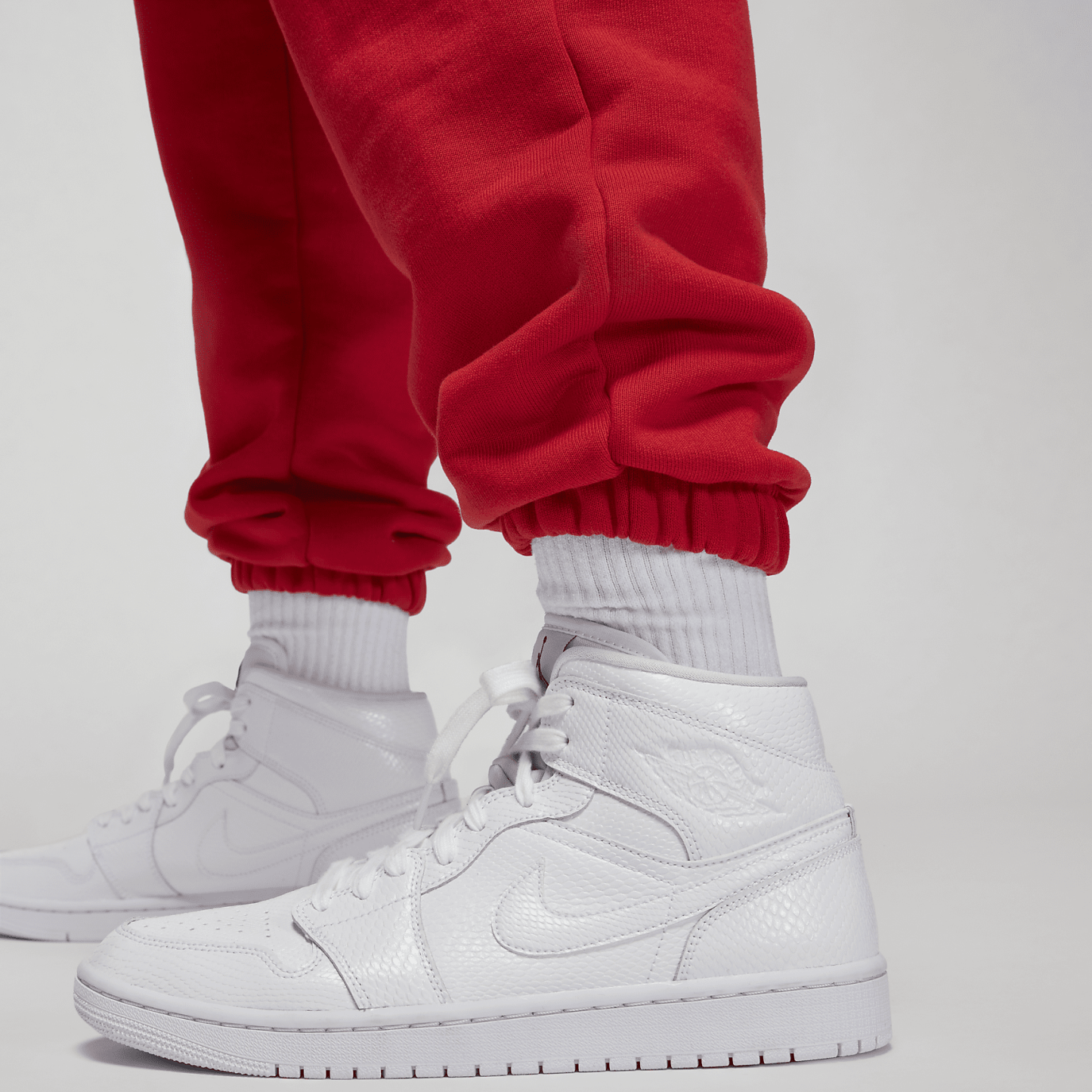 - Women's Sweatpants
