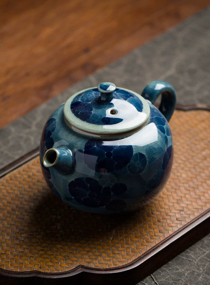 O1CN01dztdDN1MG006nKSGn – Jingdezhen Hand-Painted Lotus Pond Blue and White Porcelain by Kungfuyang