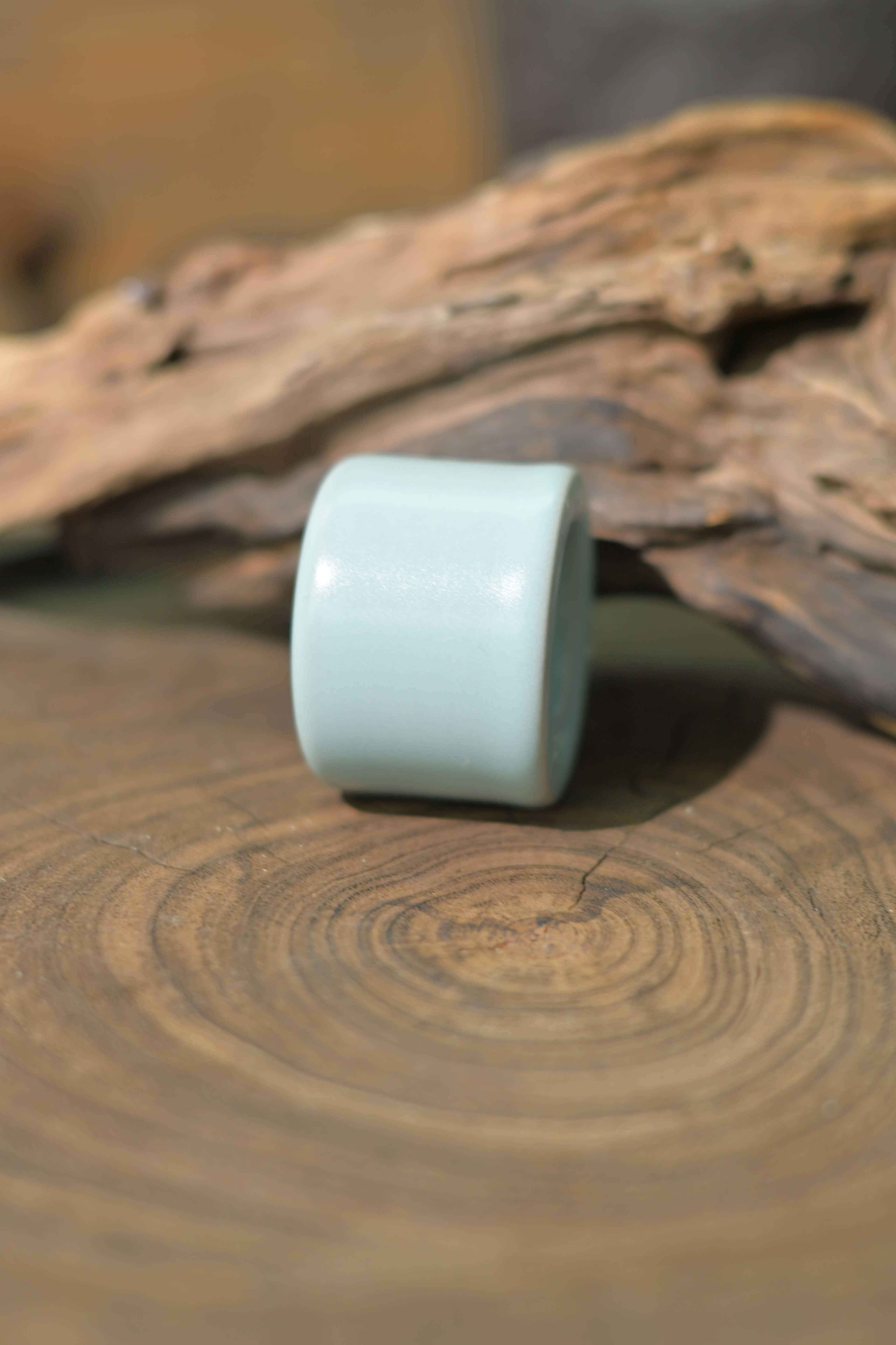 Kungfuyang Ru Ware Thumb Ring with Willow-Leaf Crackle Glaze, product view 6